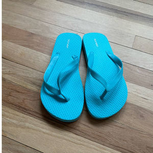 Brand New Old Navy Teal Turquoise Flip Flops